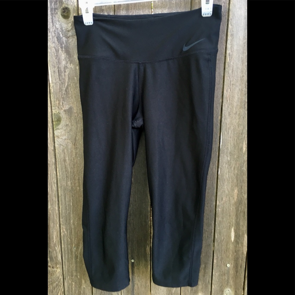 WOMENS NIKE 3/4 RUNNING Black Cropped Leggings - S